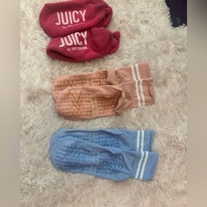 💕 3 pairs of grip socks